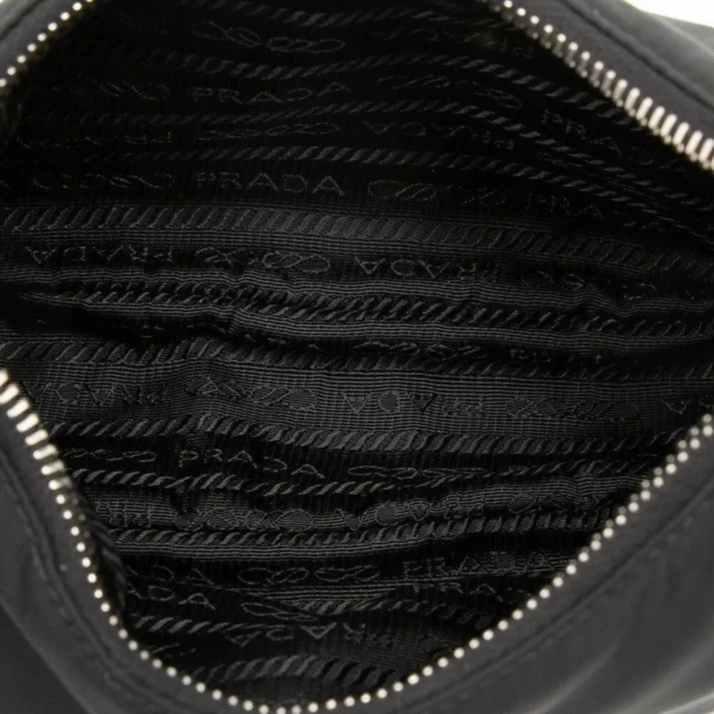 Prada Re-Edition 2005 Chain Handbag